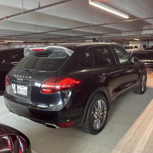 PORSCHE CAYENNE PLATINUM EDITION - 4