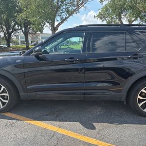 FORD EXPLORER ST-LINE - 4