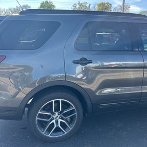 FORD EXPLORER SPORT - 9