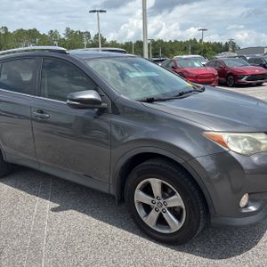 صورة 13 لـ 2015 Toyota RAV4 XLE