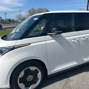 VOLKSWAGEN ID. BUZZ PRO S - 2