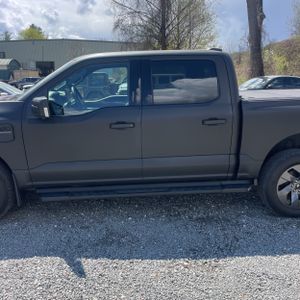 FORD F-150 LIGHTNING LARIAT - 4