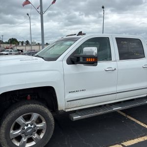 CHEVROLET SILVERADO - 2