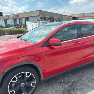 MERCEDES-BENZ GLA - 2