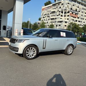 صورة 1 لـ 2023 LAND Rover RANGE ROVER P400 SE