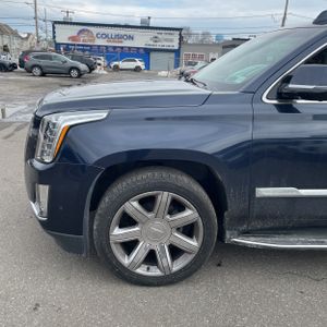 CADILLAC ESCALADE LUXURY - 2