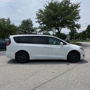 2020 Chrysler PACIFICA TOURING — фото 10