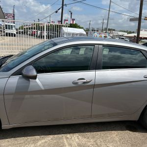 HYUNDAI ELANTRA SEL CONVENIENCE - 4