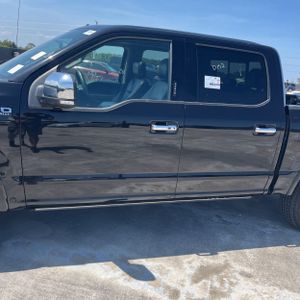 FORD F-150 LARIAT - 4