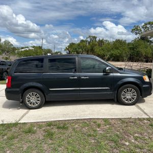 CHRYSLER TOWN & COUNTRY TOURING L - 10