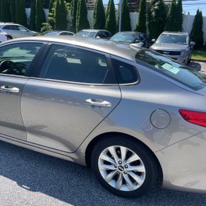 2018 KIA OPTIMA LX photo 6