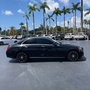 صورة 10 لـ 2021 Mercedes-BENZ C-CLASS