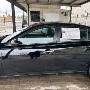 NISSAN ALTIMA SV FWD - 4