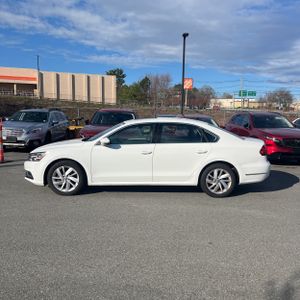 VOLKSWAGEN PASSAT 2.0T SE - 3