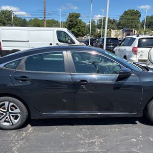 2017 Honda CIVIC LX 缩略图 11