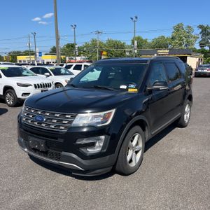 FORD EXPLORER XLT - 1