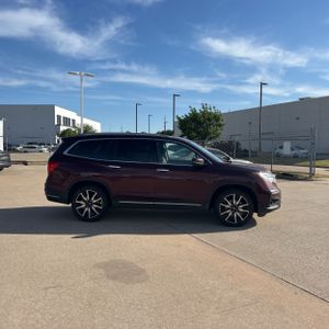 HONDA PILOT TOURING W/REAR CAPTAIN'S CHAIRS - 10