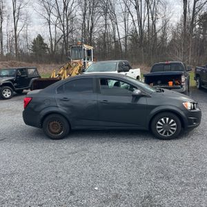 CHEVROLET SONIC LS AUTO - 10