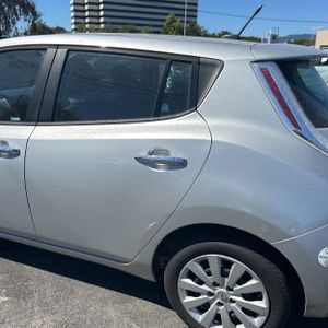 صورة 6 لـ 2013 Nissan LEAF S
