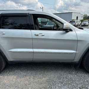 2011 JEEP GRAND CHEROKEE LAREDO thumbnail 11