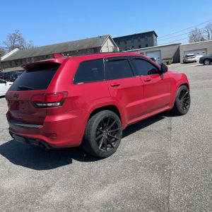 JEEP GRAND CHEROKEE SRT - 8