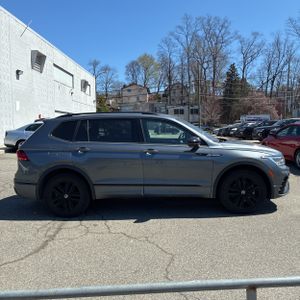 VOLKSWAGEN TIGUAN SE R-LINE BLACK 4MOTION - 10