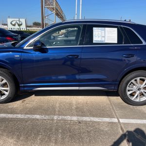 AUDI Q3 S-LINE PREM 45 - 3