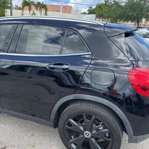 MERCEDES-BENZ GLA - 6