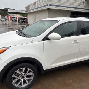 KIA SPORTAGE LX - 2