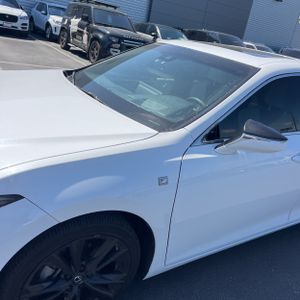 LEXUS ES 300H F SPORT HANDLING - 2