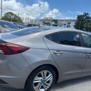 HYUNDAI ELANTRA VALUE EDITION - 9