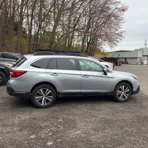 SUBARU OUTBACK 3.6R LIMITED - 10