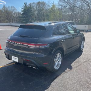 PORSCHE MACAN - 8