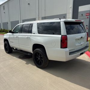 CHEVROLET SUBURBAN LT - 5