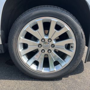 صورة 20 لـ 2019 Cadillac ESCALADE LUXURY