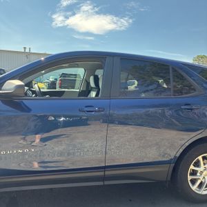 CHEVROLET EQUINOX LS - 4