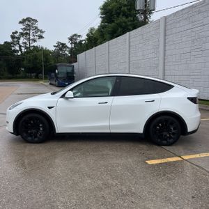TESLA MODEL Y LONG RANGE - 3