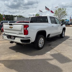 CHEVROLET SILVERADO 2500HD HIGH COUNTRY - 8