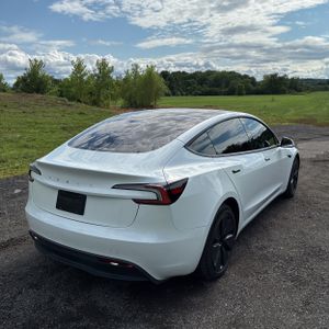 صورة 8 لـ 2025 Tesla MODEL 3 LONG RANGE