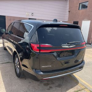 صورة 4 لـ 2023 Chrysler PACIFICA HYBRID TOURING L
