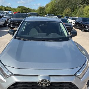 صورة مصغرة 15 لـ 2025 Toyota RAV4 LE