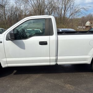FORD F-150 XL - 4