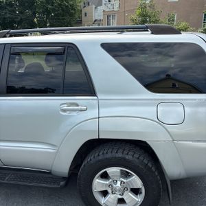 2004 Toyota 4RUNNER SR5 photo 6