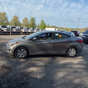 HYUNDAI ELANTRA GLS - 3