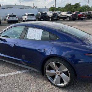 PORSCHE TAYCAN BASE - 6