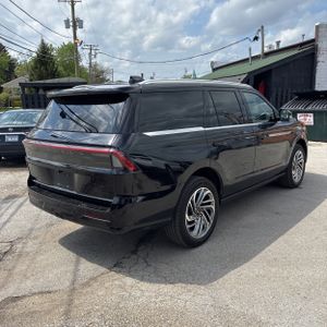 LINCOLN NAVIGATOR RESERVE - 8