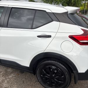 NISSAN KICKS S - 6