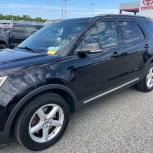 FORD EXPLORER XLT - 2
