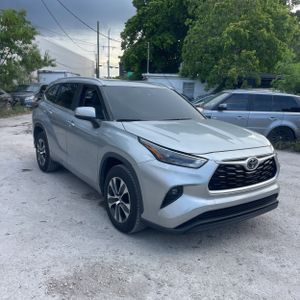 2023 Toyota HIGHLANDER XLE thumbnail 12