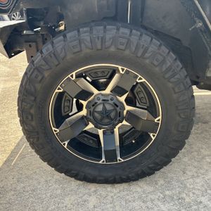 2015 JEEP WRANGLER UNLIMITED SAHARA — миниатюра 17